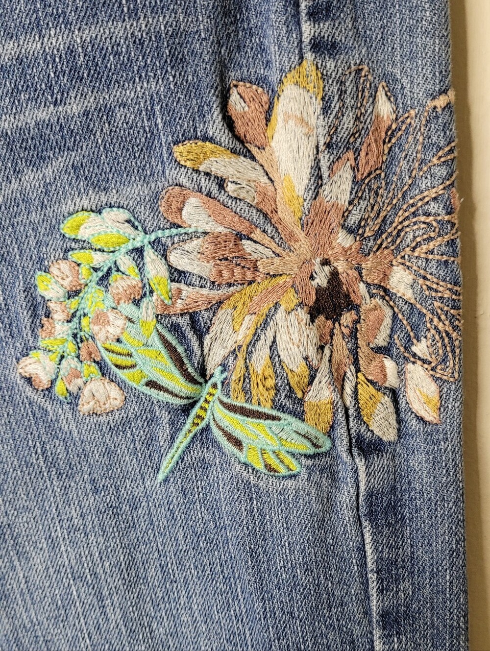 HINT Low Rise Embroidered Dragonfly Y2K Jeans Size 3 - Picture 4 of 9